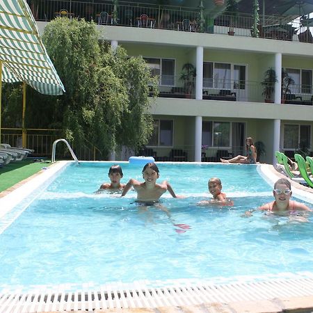 Green Hotel-Club Zatoka Εξωτερικό φωτογραφία