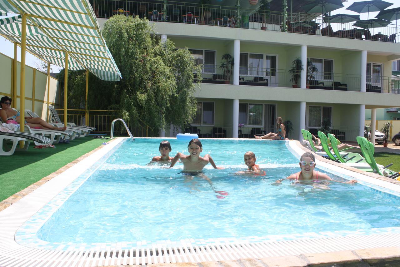 Green Hotel-Club Zatoka Εξωτερικό φωτογραφία